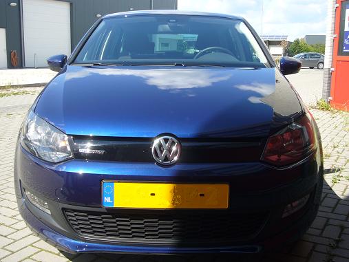 donkerblauwe volkswagen polo 1.2 tdi bluemotion